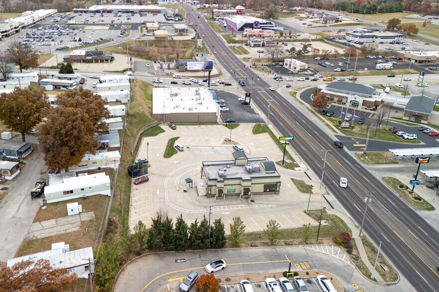 More Photos Of 501 N Belt Hwy, Saint Joseph Fast Food For Sale