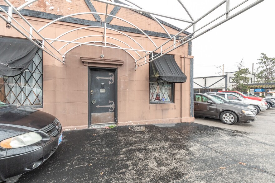 More Photos Of 3500 S Kingshighway Blvd, Saint Louis Auto Repair For Sale