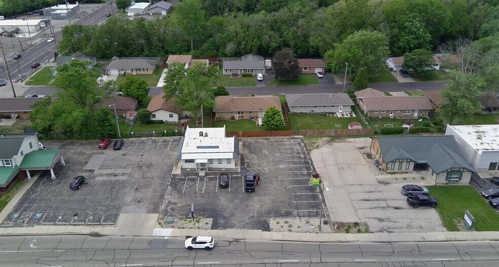 More Photos Of 105 N Parkway Dr, Pekin Office For Lease