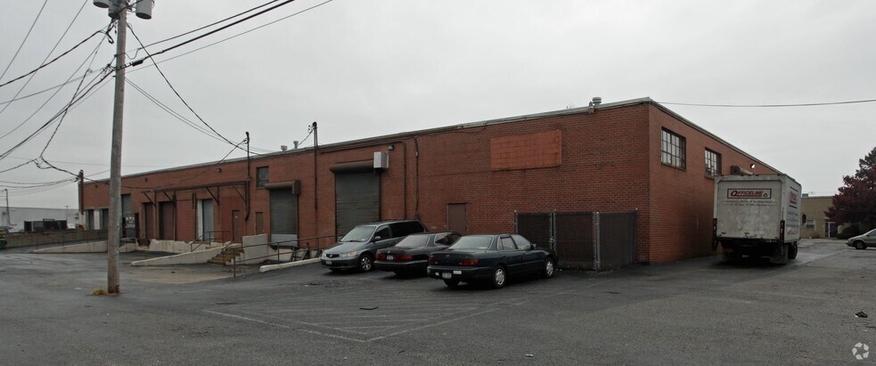 More Photos Of 159-165 Verdi St, Farmingdale Warehouse For Lease