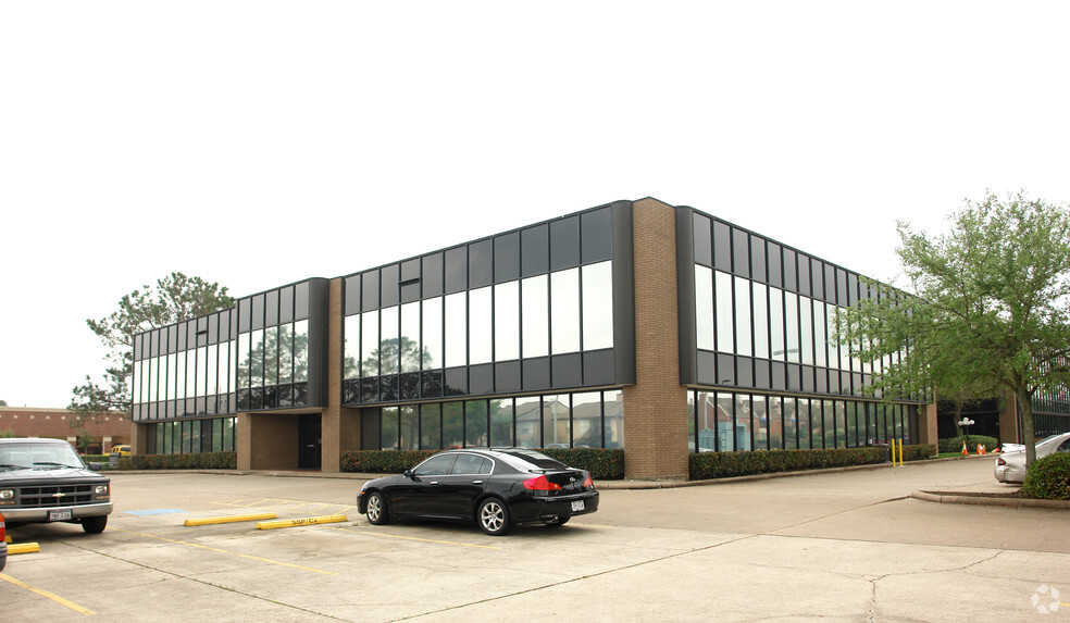 Primary Photo Of 16850 Saturn Ln, Houston Office For Lease