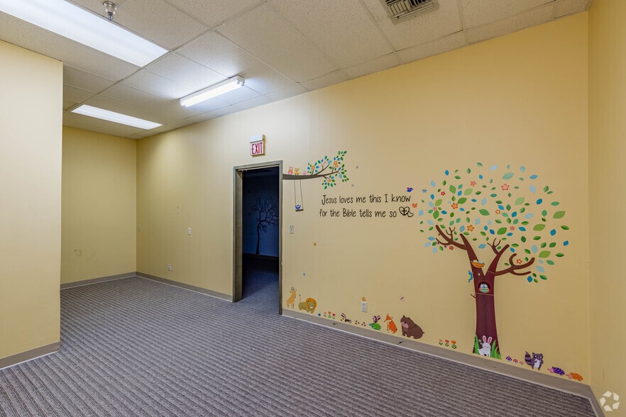 More Photos Of 6945 US Rte 322, Cranberry Department Store For Sale