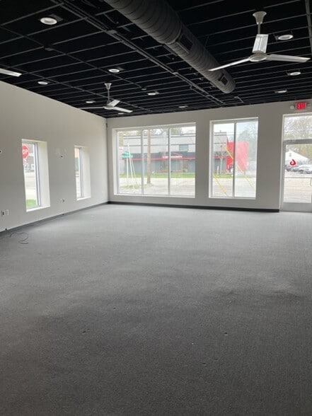 More Photos Of 4314-4320 Rochester Rd, Royal Oak Unknown For Lease