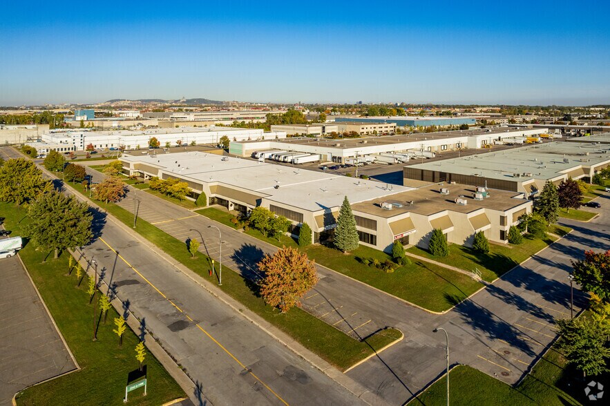 More Photos Of 3145-3185 Rue Joseph-Dubreuil, Montréal Distribution For Lease