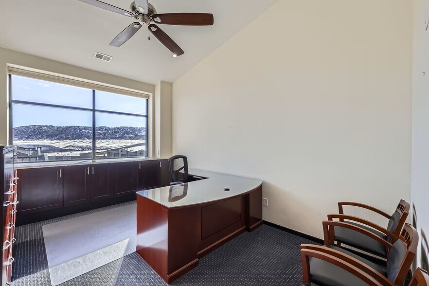 More Photos Of 1931 Liggett Rd, Castle Rock Flex For Lease