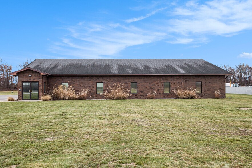 More Photos Of 1500 Kdf Dr, Three Rivers Office For Sale