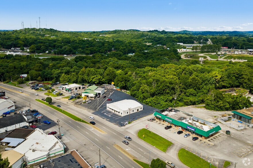 More Photos Of 111 Nashville Hwy N, Columbia Freestanding For Sale