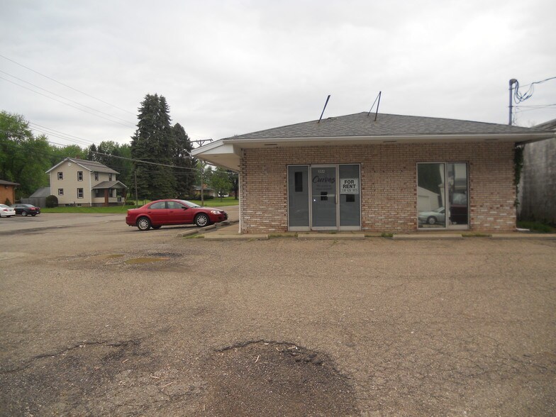 More Photos Of 3154 Lincoln Way W, Massillon Freestanding For Sale