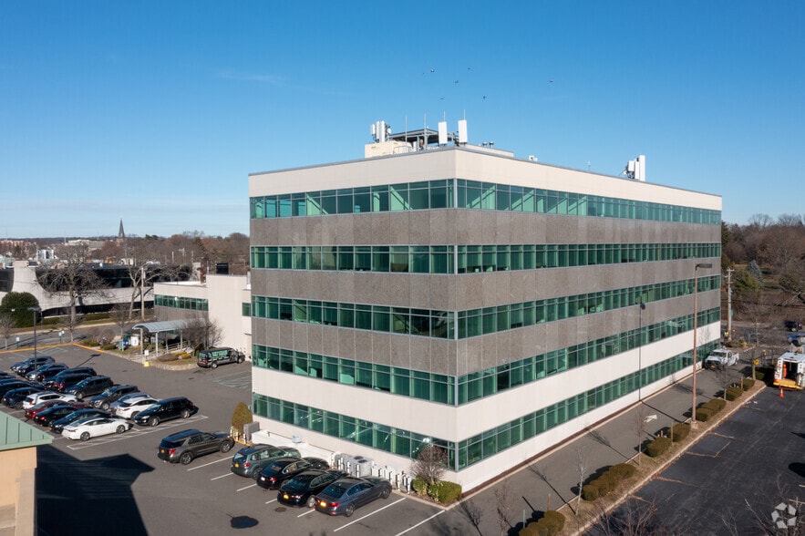 More Photos Of 865 Merrick Ave, Westbury Office For Lease