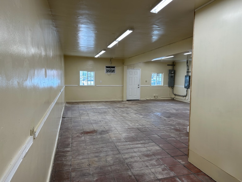 More Photos Of 13173 Van Nuys Blvd, Pacoima Storefront Retail Office For Sale