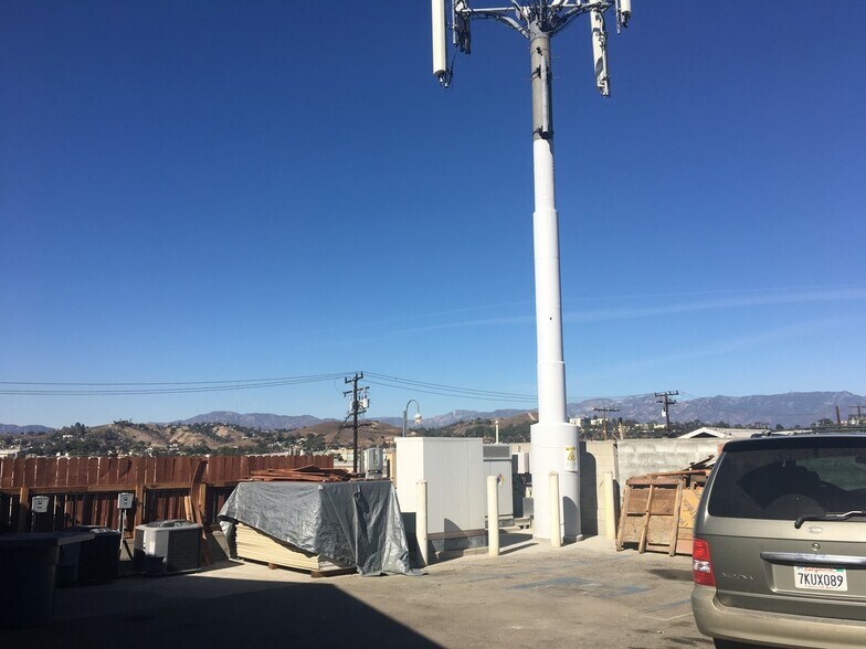 More Photos Of 3242 Fowler St, Los Angeles Warehouse For Sale