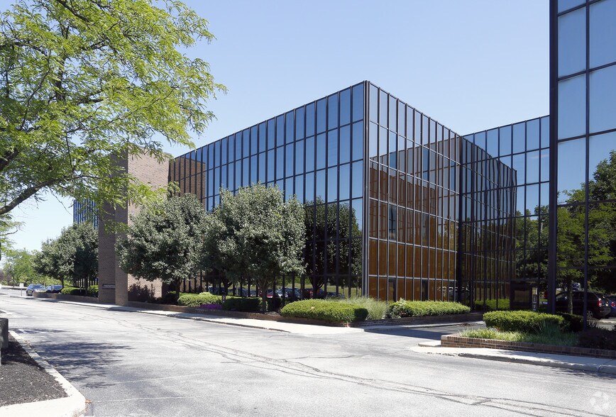 More Photos Of 2611 Waterfront Pky, Indianapolis Unknown For Lease