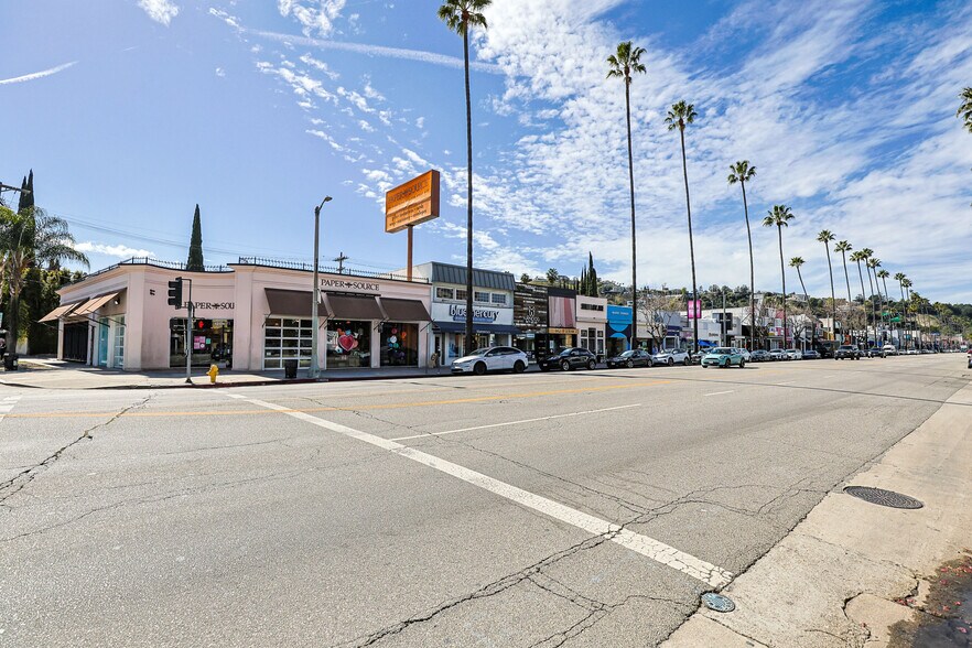 More Photos Of 12180-12182 Ventura Blvd, Studio City Storefront For Lease