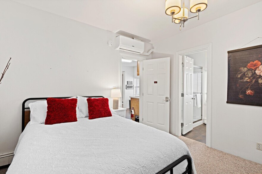 More Photos Of 22 Crescent St, Grand Rapids Apartments For Sale