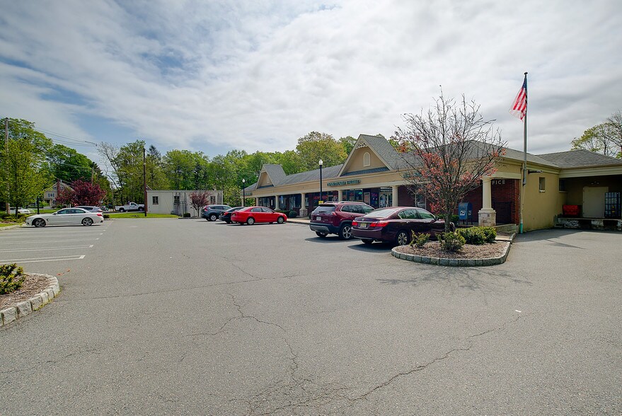 More Photos Of 389 Dover Chester Rd, Randolph Storefront Retail Office For Lease