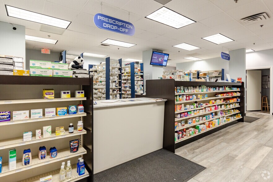 More Photos Of 4709-4711 Golf Rd, Skokie Medical For Lease