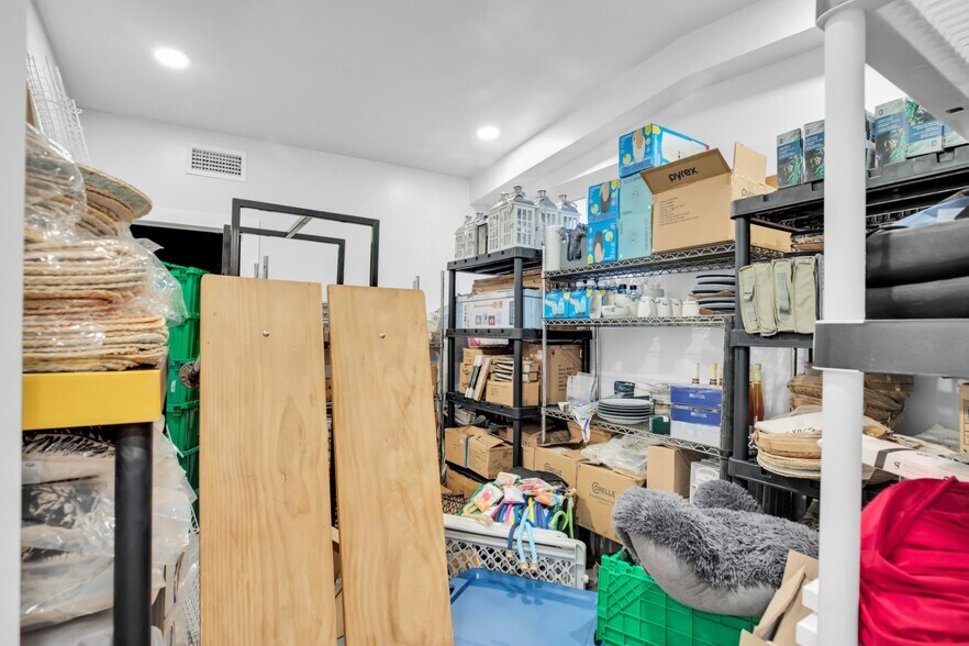 More Photos Of 82705 Overseas Hwy, Islamorada General Retail For Sale