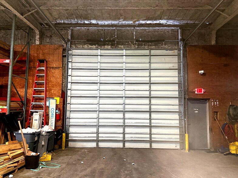 More Photos Of 2227 Gulf Fwy, League City Warehouse For Sale