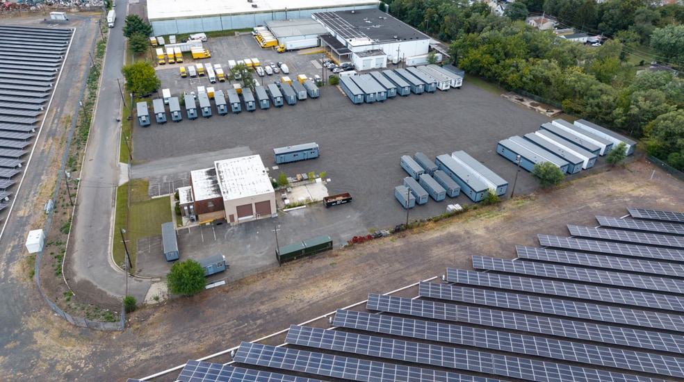 More Photos Of 405 37th St, Pennsauken Warehouse For Lease