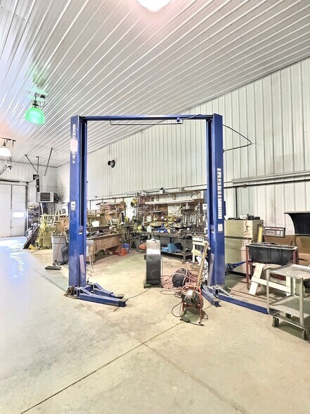 More Photos Of 1006 S Lawler, Mitchell Warehouse For Sale