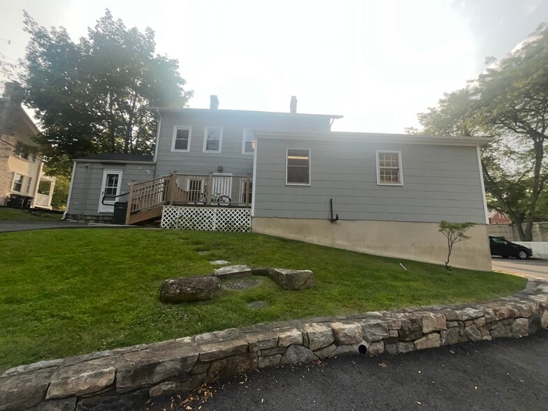 More Photos Of 14 Main St, Bedford Hills Storefront Retail Office For Lease