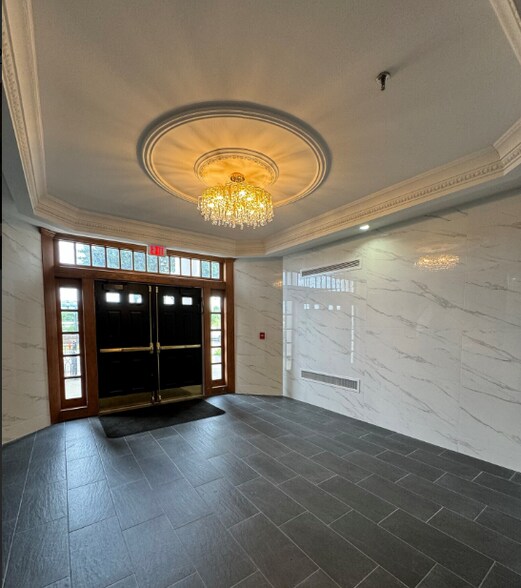 More Photos Of 10291 N Meridian St, Carmel Office For Lease