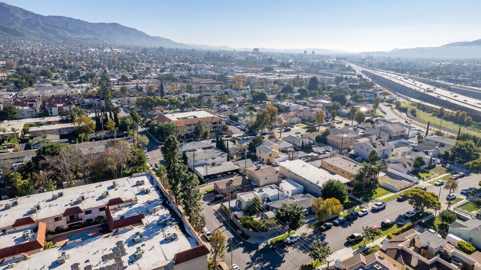 More Photos Of 2014-2016 Peyton Ave, Burbank Apartments For Sale