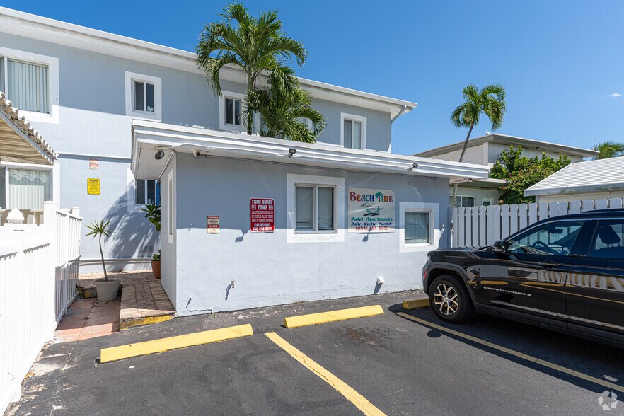 More Photos Of 326 Coolidge St, Hollywood Hotel For Sale