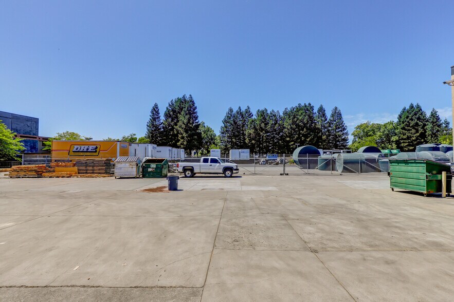 More Photos Of 210 Classic Ct, Rohnert Park Warehouse For Lease