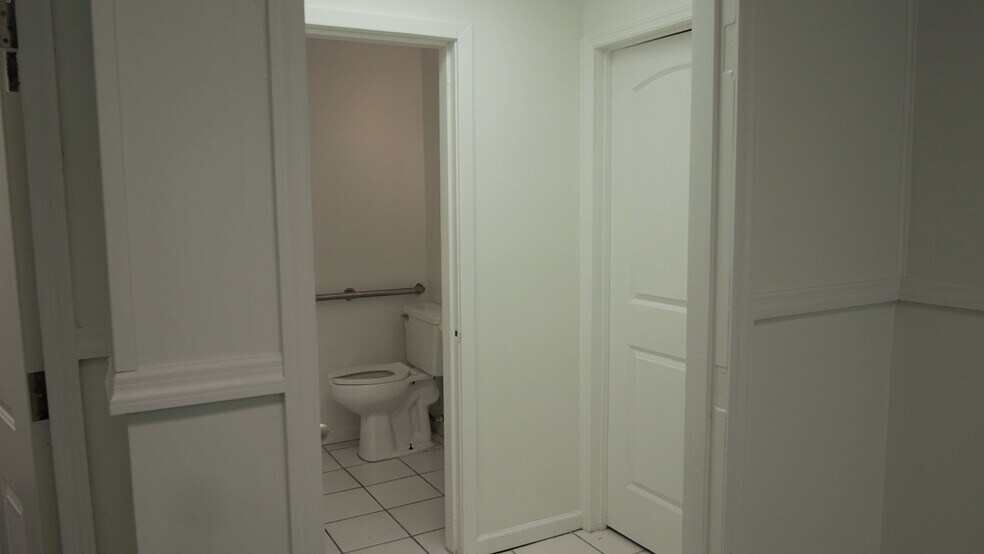 More Photos Of 1429 San Marco Blvd, Jacksonville General Retail For Sale