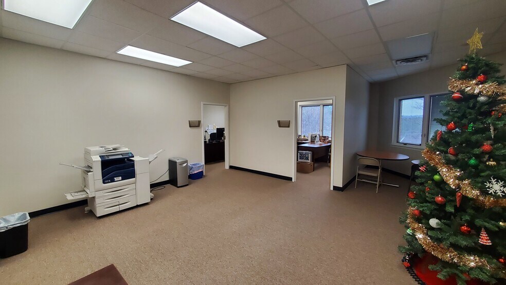 More Photos Of 555 Hospital Dr, Warrenton Medical For Lease