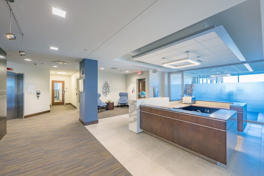 More Photos Of 1 Coastway Blvd, Warwick Office For Lease