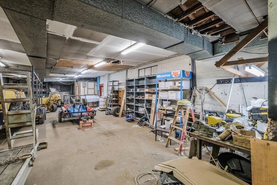 More Photos Of 340 Marconi Blvd, Copiague Warehouse For Sale