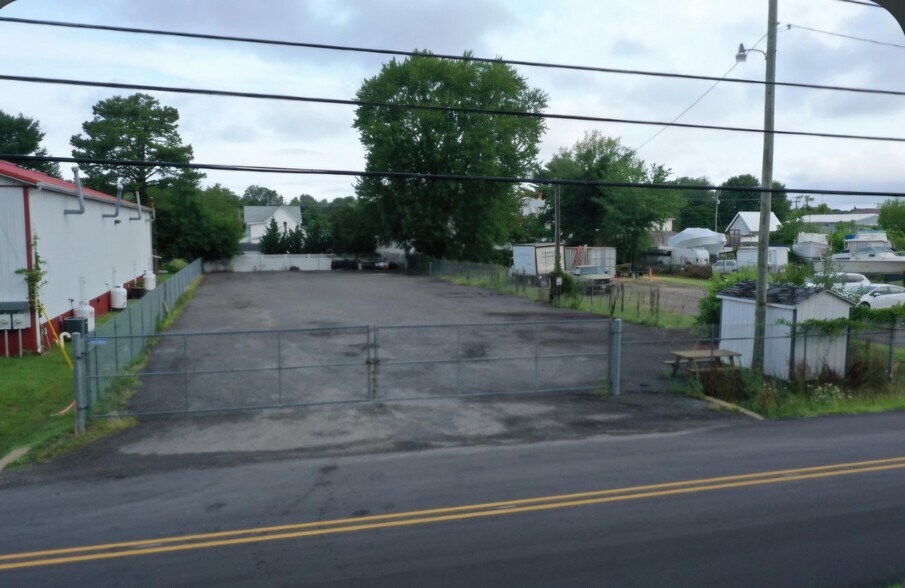 More Photos Of 317 State St, Stevensville Land For Lease