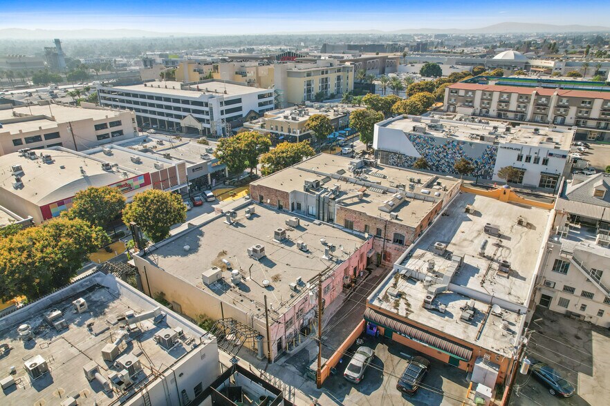 More Photos Of 130-140 N San Fernando Blvd, Burbank Storefront For Lease
