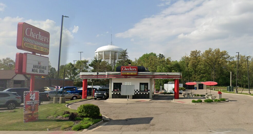 More Photos Of 1325 28th St SW, Wyoming Fast Food For Lease