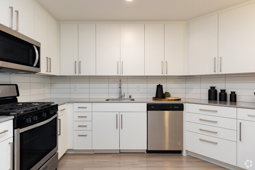 More Photos Of 11311 Chandler Blvd, North Hollywood Apartments For Lease