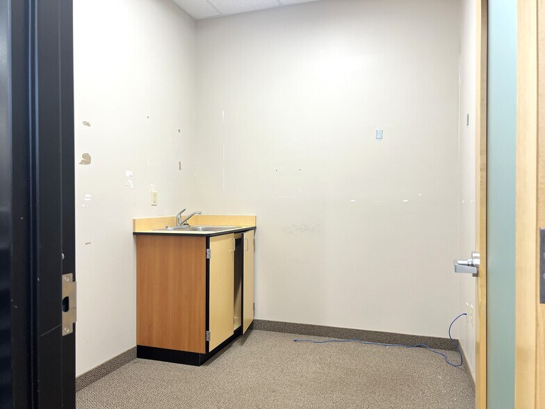 More Photos Of 209 Washington St, Brainerd General Retail For Lease