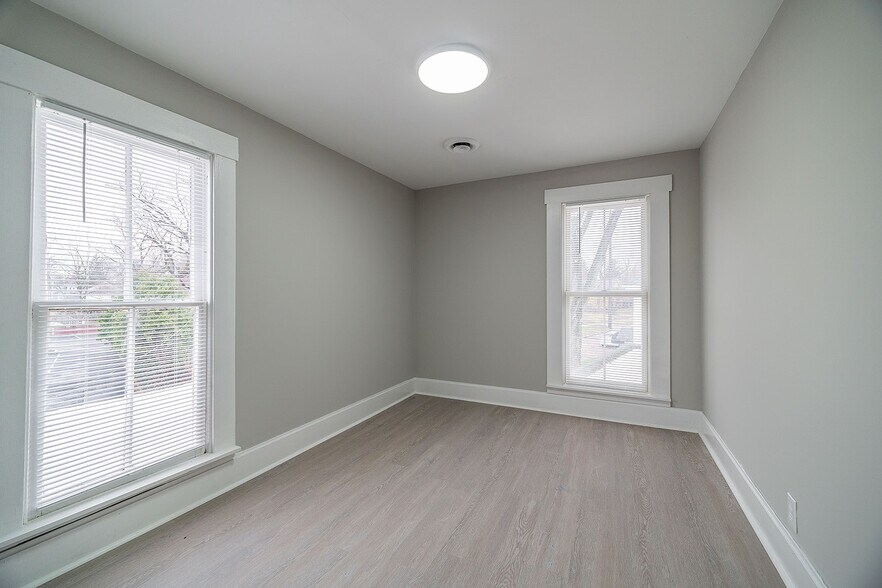 More Photos Of 16-20 W Park St, Westerville Apartments For Sale
