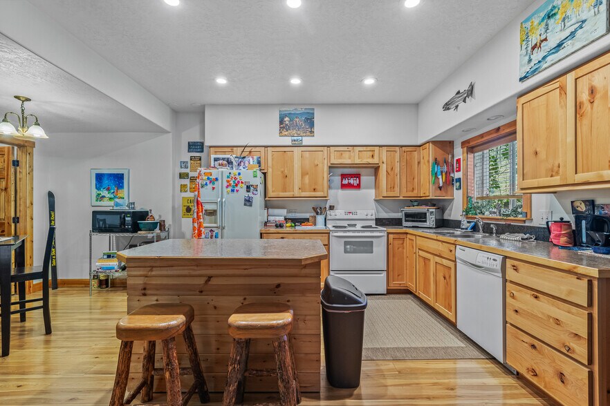 More Photos Of 302 Berger St, Riggins Apartments For Sale