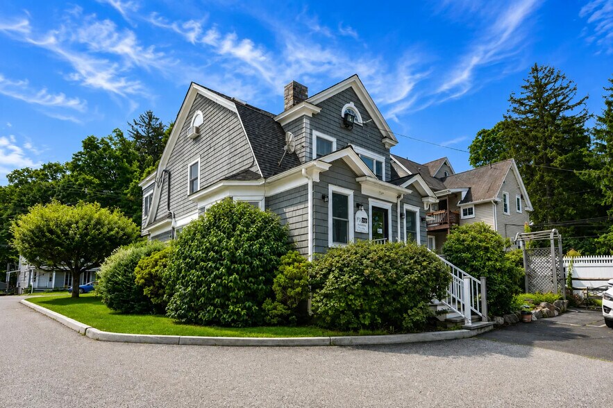 More Photos Of 609 Main St, Ridgefield Office For Lease