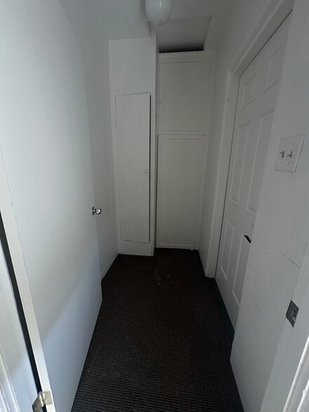 More Photos Of 2017 Brundage Ln, Bakersfield Office Residential For Lease