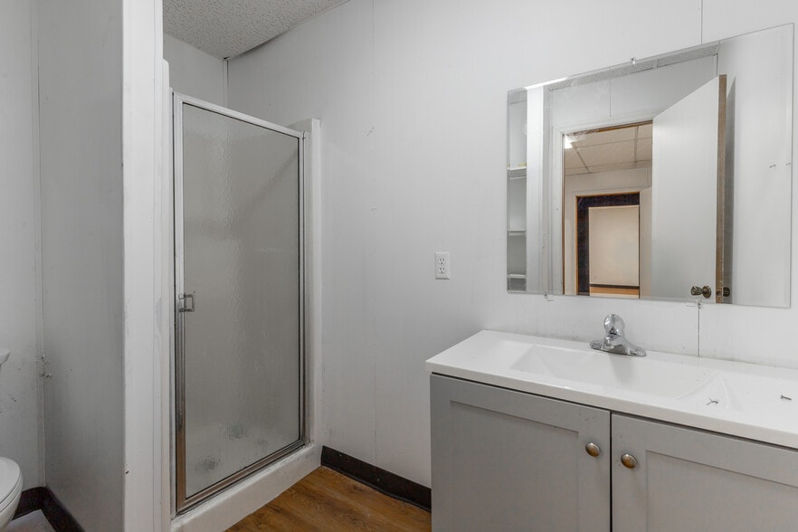 More Photos Of 360 Carbondale Rd SW, Dalton Warehouse For Sale