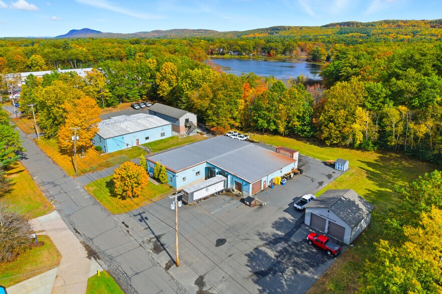 More Photos Of 34 Elise St, Westfield Industrial For Lease