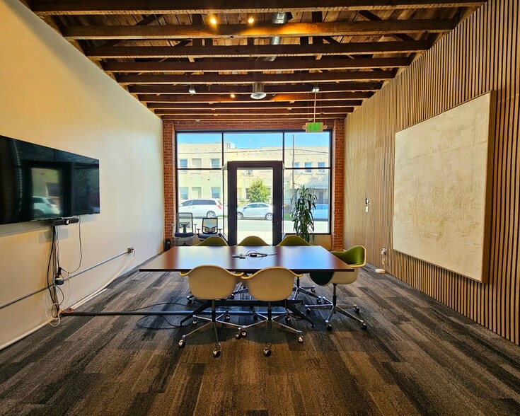 More Photos Of 1005 N Madison Ave, Los Angeles Storefront Retail Office For Lease