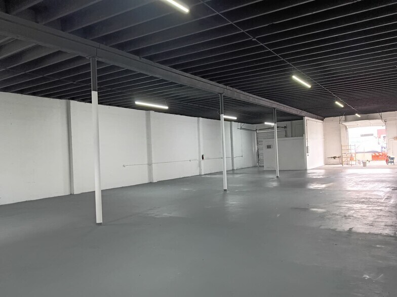 More Photos Of 3904 NW 32 Ave, Miami Warehouse For Lease