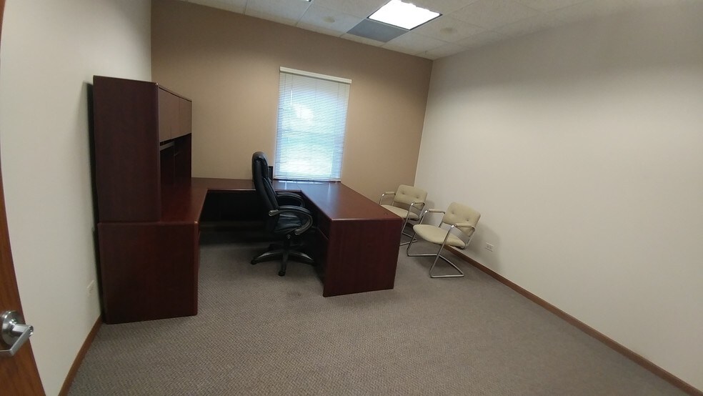 More Photos Of 7620-7632 W 159th St, Orland Park Office For Lease