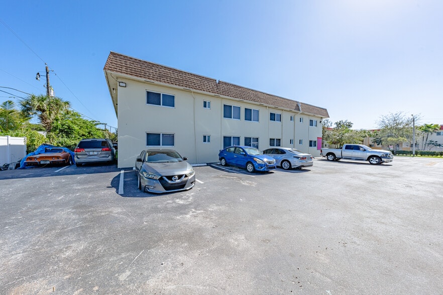 More Photos Of 5971 NW 17th Pl, Sunrise Apartments For Sale