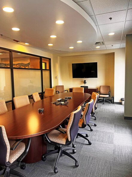 More Photos Of 1001 W Idaho St, Boise Office For Sale