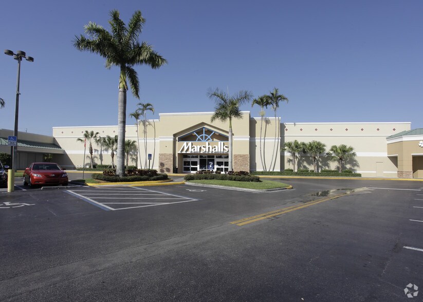More Photos Of 700 N University Dr, Pembroke Pines General Retail For Lease